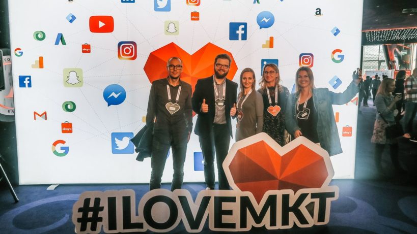  Love Influencer